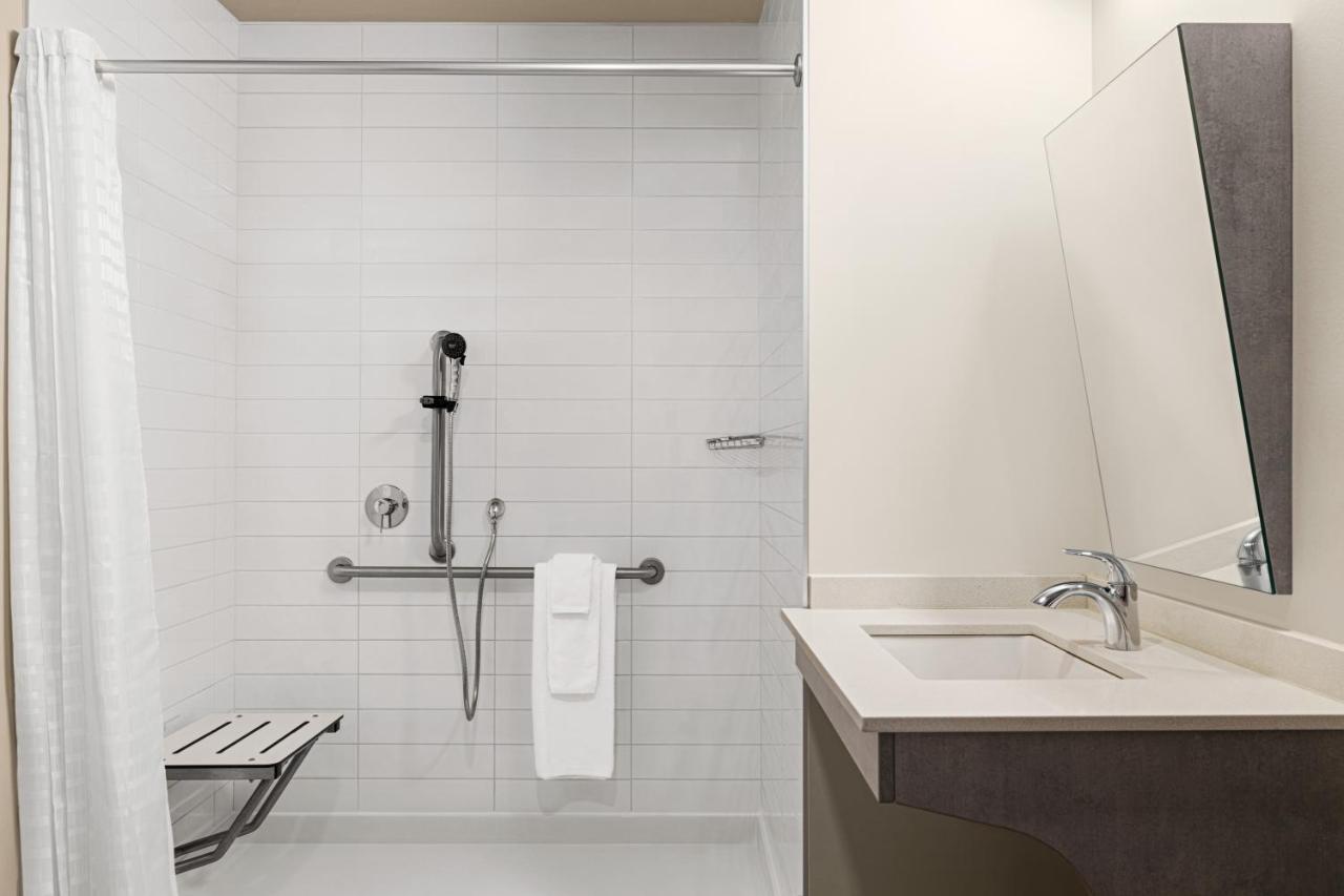 Microtel Inn & Suites By Wyndham Boisbriand Sainte-Thérèse-de-Blainville Esterno foto