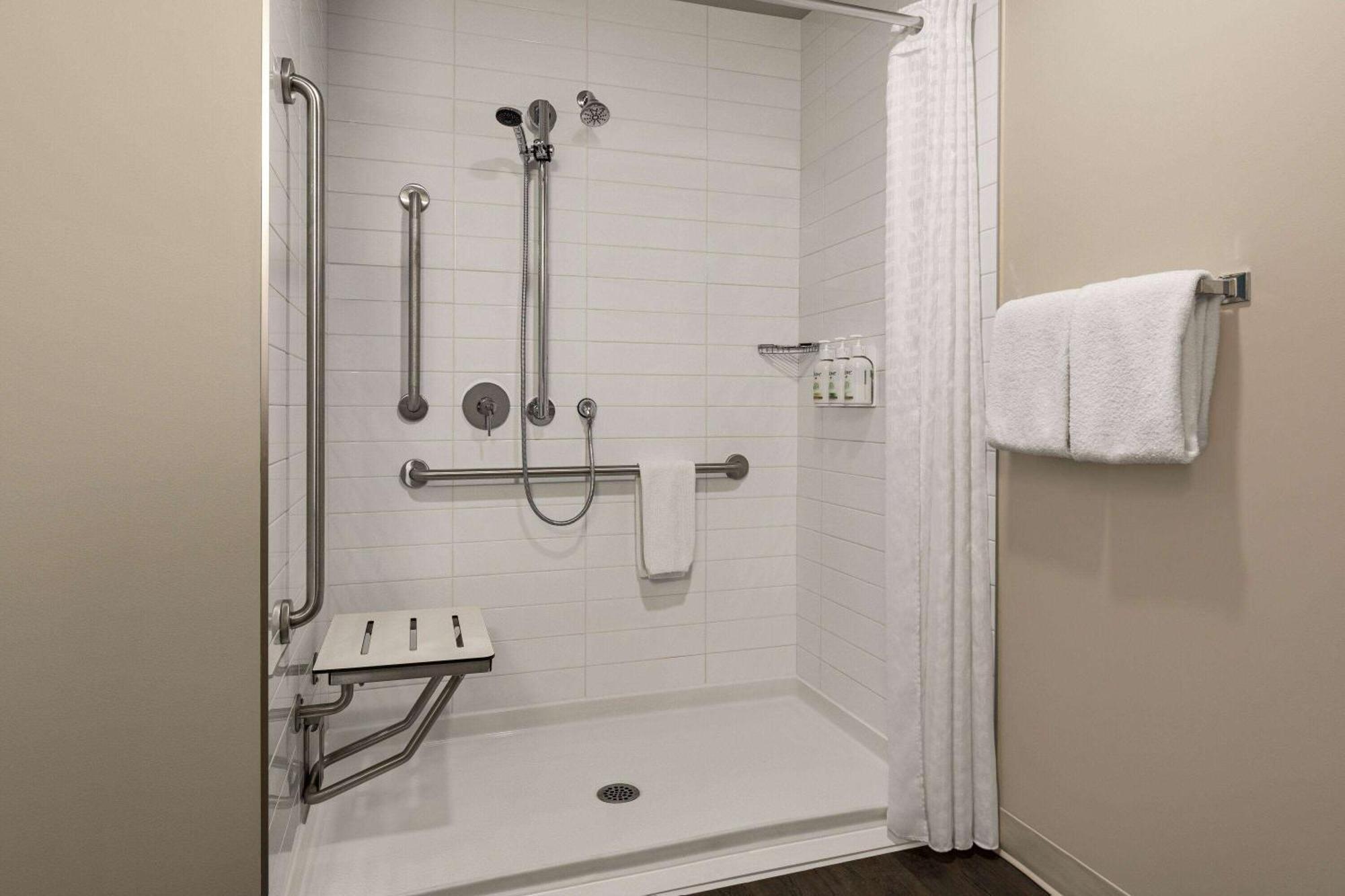 Microtel Inn & Suites By Wyndham Boisbriand Sainte-Thérèse-de-Blainville Esterno foto