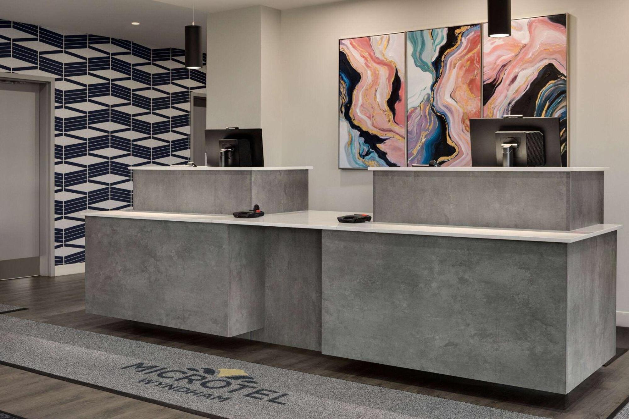 Microtel Inn & Suites By Wyndham Boisbriand Sainte-Thérèse-de-Blainville Esterno foto