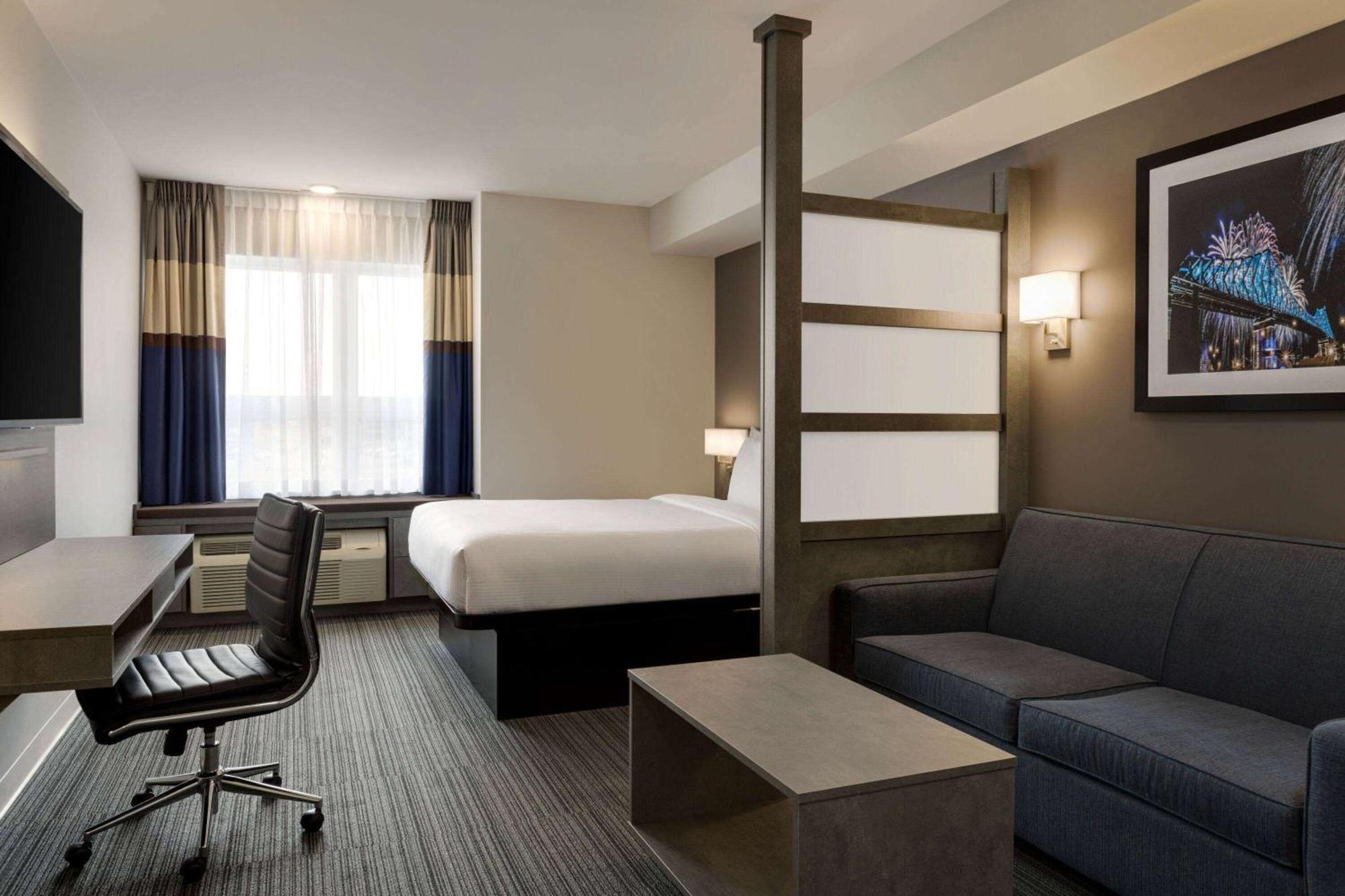 Microtel Inn & Suites By Wyndham Boisbriand Sainte-Thérèse-de-Blainville Esterno foto
