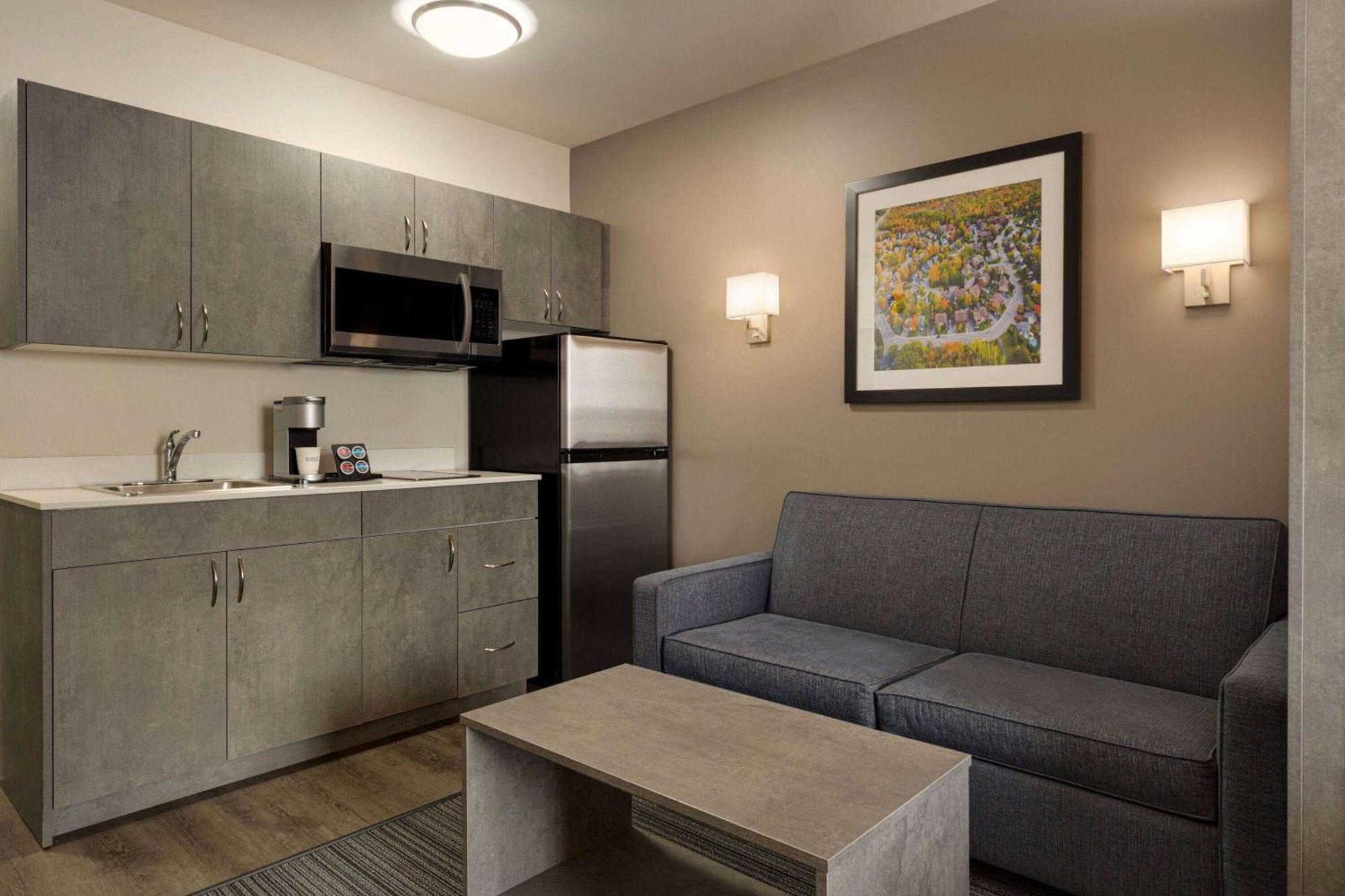 Microtel Inn & Suites By Wyndham Boisbriand Sainte-Thérèse-de-Blainville Esterno foto