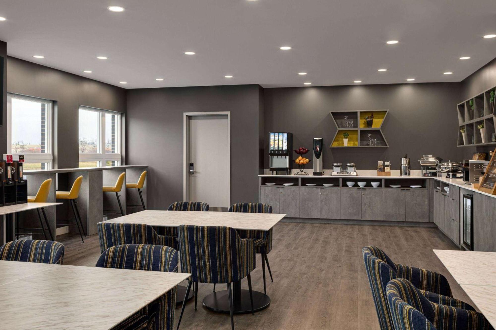 Microtel Inn & Suites By Wyndham Boisbriand Sainte-Thérèse-de-Blainville Esterno foto