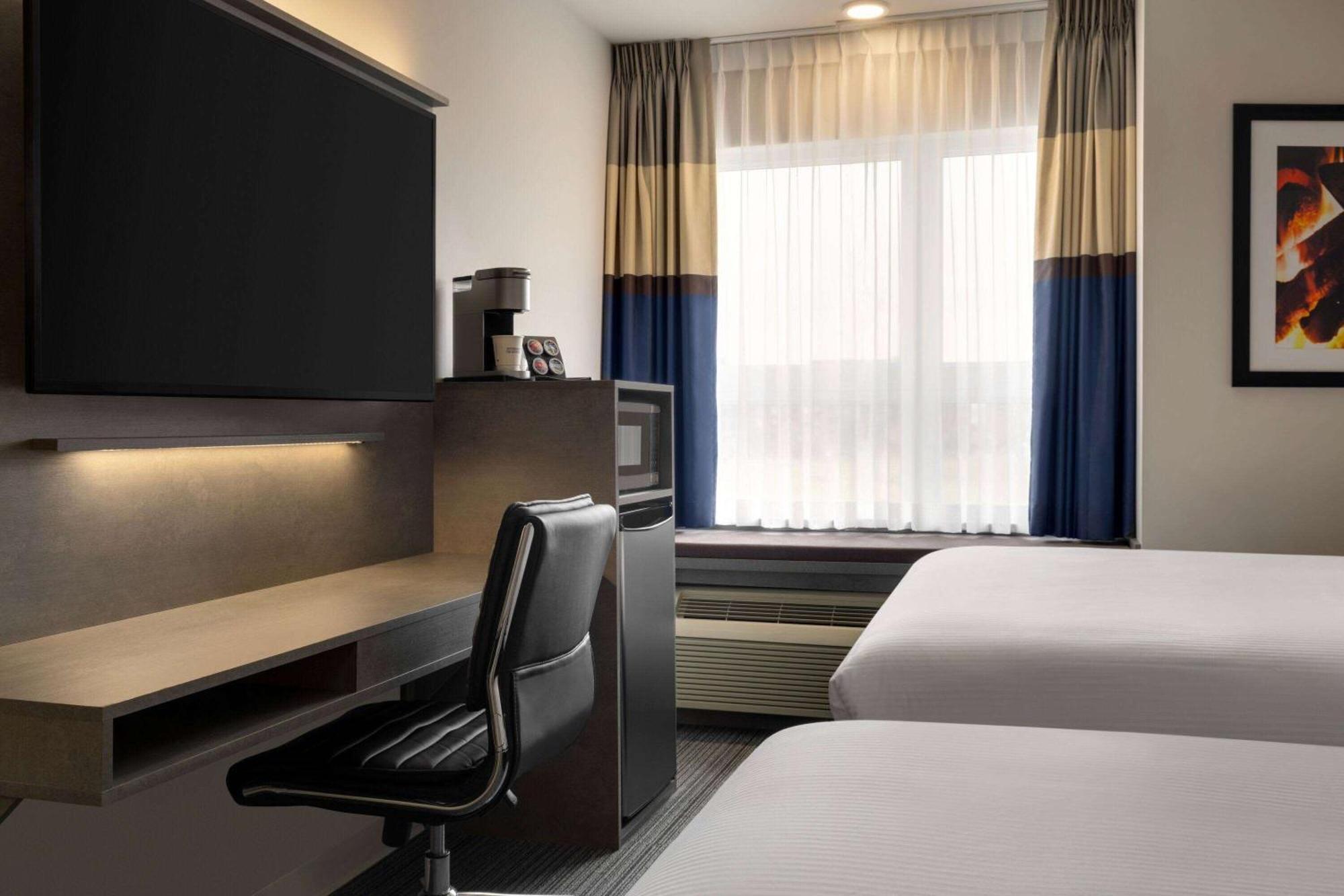 Microtel Inn & Suites By Wyndham Boisbriand Sainte-Thérèse-de-Blainville Esterno foto