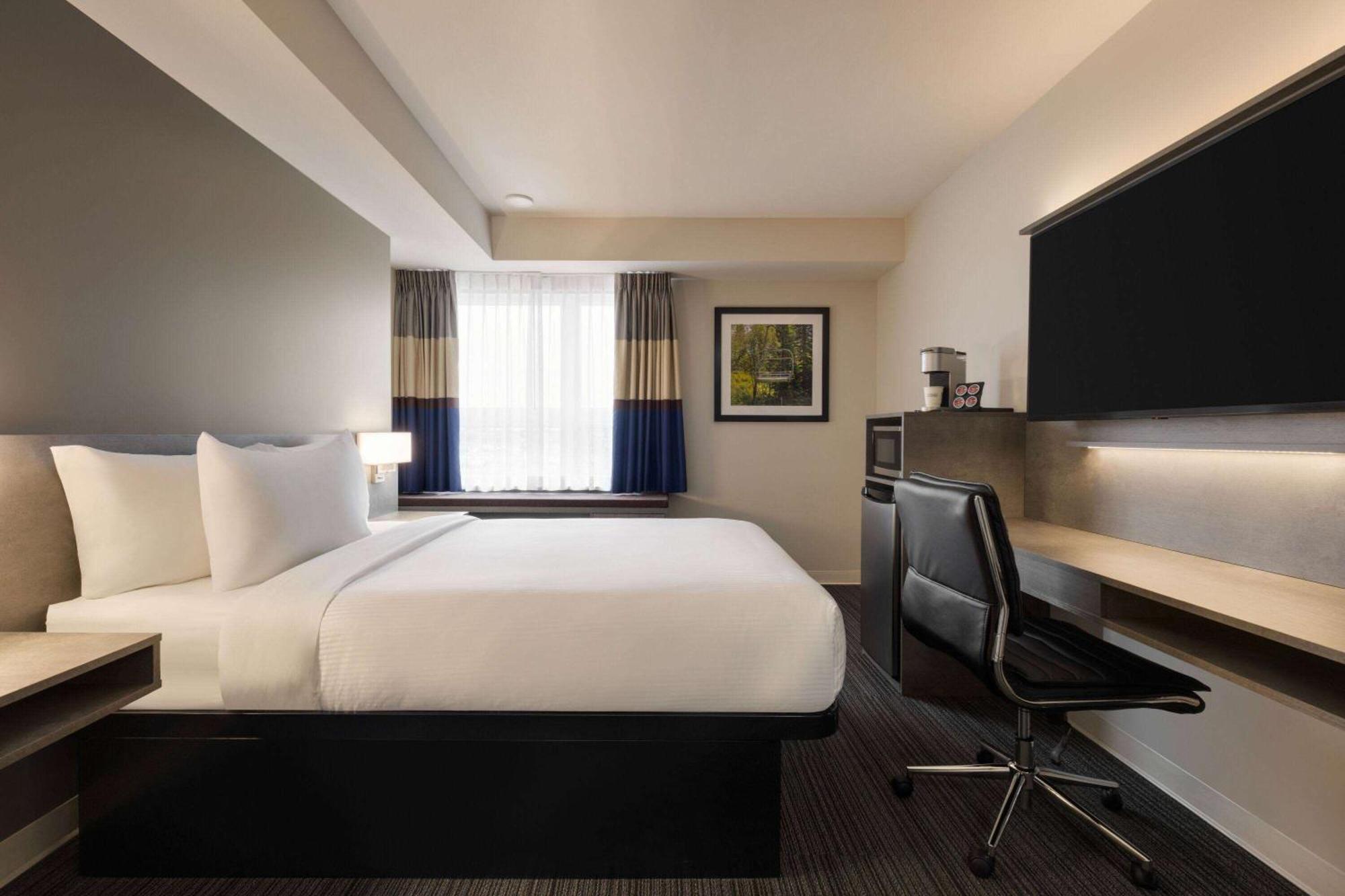 Microtel Inn & Suites By Wyndham Boisbriand Sainte-Thérèse-de-Blainville Esterno foto