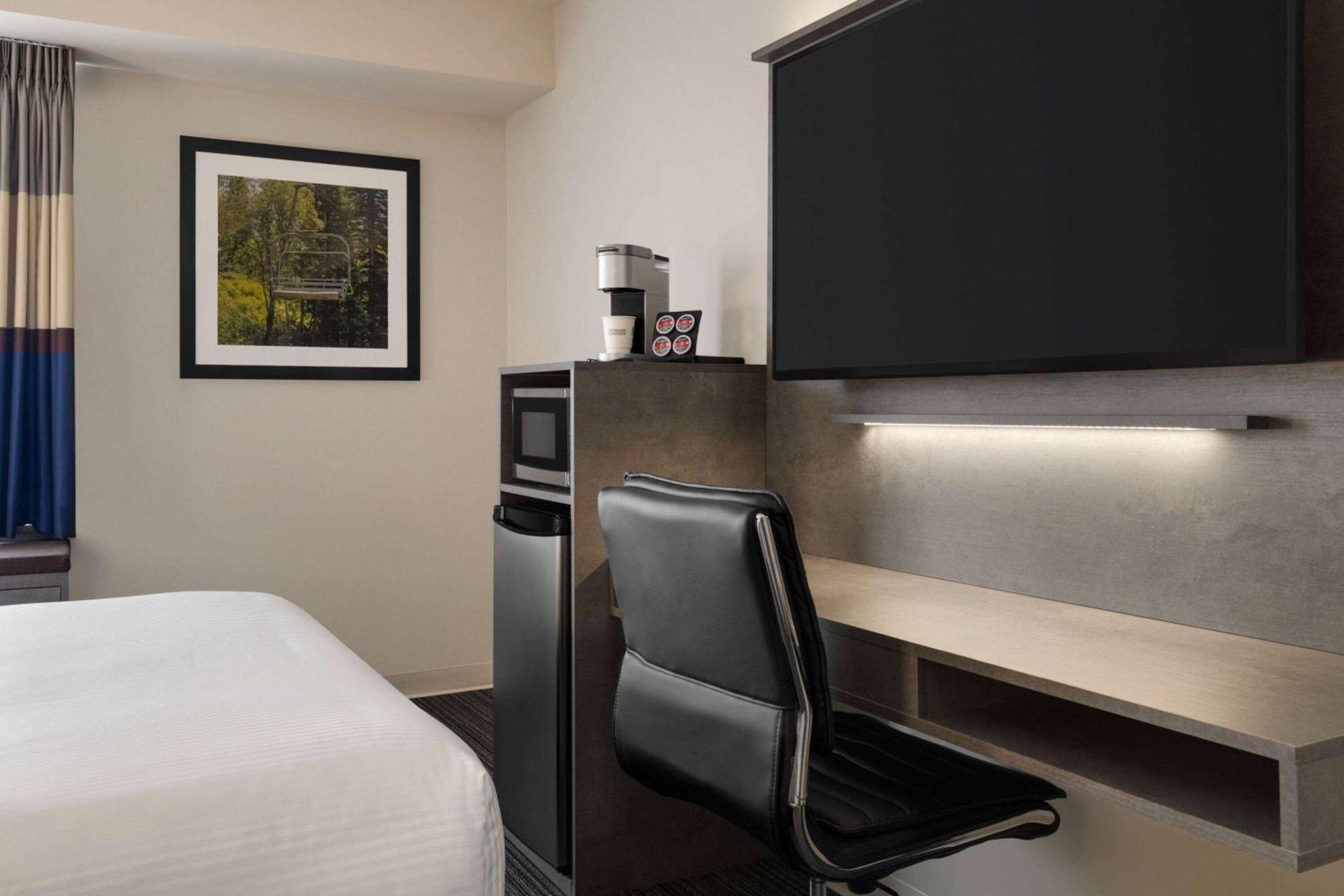 Microtel Inn & Suites By Wyndham Boisbriand Sainte-Thérèse-de-Blainville Esterno foto